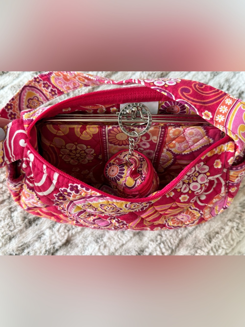 Vera Bradley Raspberry Fizz Shoulder Bag + Kiss-lock Wallet + Zip Pouch Keychain - Picture 9 of 9